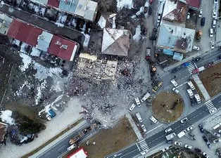 Depremin vurduğu Elazığ ve Malatya'da yıkımın boyutu gün ağarınca ortaya çıktı! İşte son durum