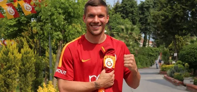Galatasaray’ın eski yıldızı Podolski yeni takımında 10 numara giyecek