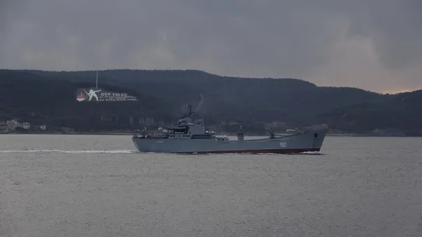 Rus savaş gemisi Saratov Çanakkale Boğazı’ndan geçti