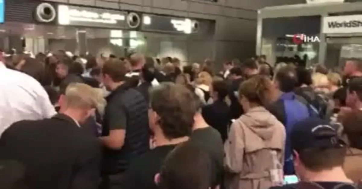 Almanya Hamburg Havalimani Nda Guvenlik Alarmi Video Son Dakika Ahaber Video Izle