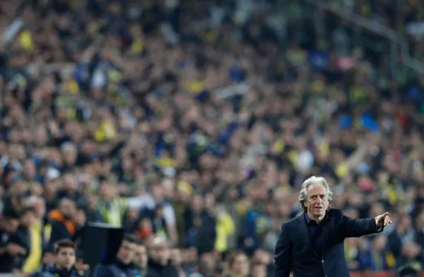 Fenerbahçe'de kriz tavan yaptı! Soyunma odasına inen Ali Koç'a Jesus'tan sert tepki: Ne söyleyeceksen bana söyle - 5