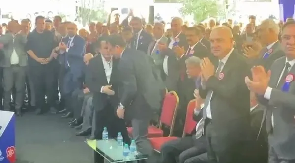 CHP şaşırtmadı! Tuzla Belediye Başkanı’na yapılan saldırıyı savundular: Bir kere de doğrunun yanında durun