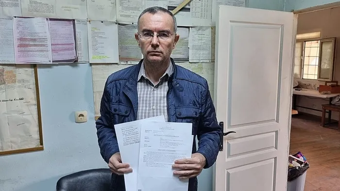 ekrem-imamoglunun-tapusunu-vermedigi-magdur-bu-notu-birakip-intihar-etmis-suclu-ekrem-imamoglu-1744019765805.jpeg Hikmet Kışla'nın yeğeni Ramazan Kışla (İHA)