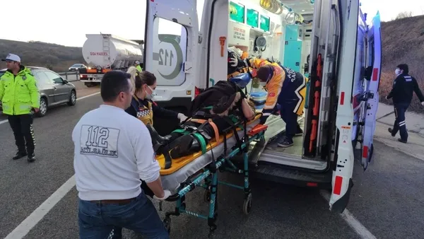 son-dakika-tekirdagda-kamyon-ile-otobus-carpisti-cok-sayida-yarali-var-1671982179654.jpg Son dakika: Tekirdağ'da kamyon ile otobüs çarpıştı: Feci kazada çok sayıda yaralı var! - 5
