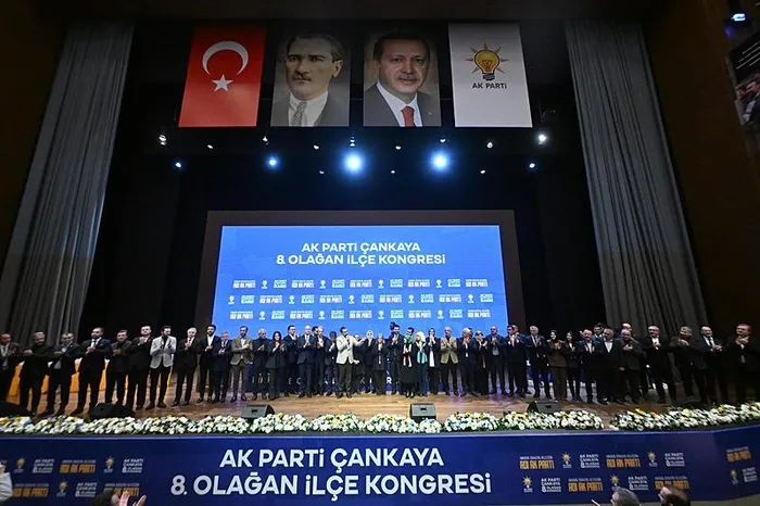 bakan-uraloglu-mujdeyi-verdi-baskentten-izmire-seyahat-35-saate-dusurecegiz-1733676598865.jpeg Bakan Uraloğlu müjdeyi verdi! Başkent'ten İzmir'e seyahat süresi 3,5 saate düşecek - 1