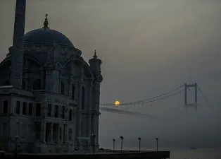 İstanbul'a sis çöktü! Göz gözü görmedi! İşte o görüntüler