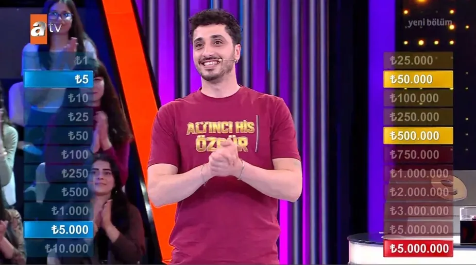 5-milyon-tl-icin-yaris-basliyor-var-misin-yok-musun-yeni-bolumuyle-atvde-1782855528763.jpg Var Mısın Yok Musun'da unutulmaz anlar! Bankanın teklifinin reddetti kutusundan çıkan rakam şoke etti - 1