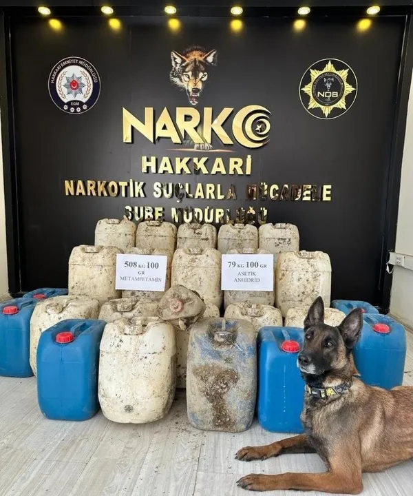 Yüksekova’da toprağa gömülü 508 kilo metamfetamin ele geçirildi