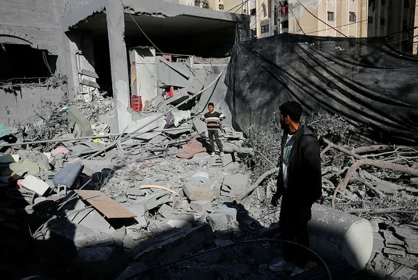 ABD savaş gemisine saldırı! Pentagon duyurdu! Ticari gemiler de yer alıyor...