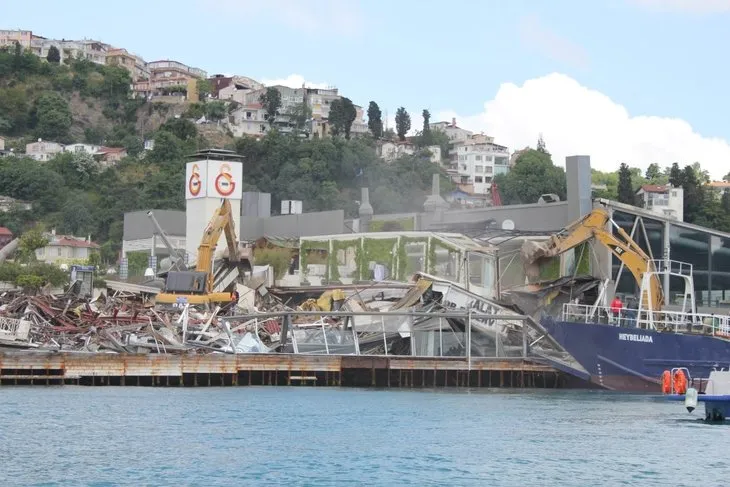 Galatasaray Adası’nda yıkım