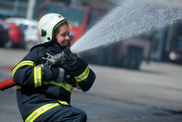 Lise mezunu itfaiye eri alımı başladı! KPSS 60 ve B sınıfı ehliyete sahip olma şartı aranıyor! İşte başvuru şekli…
