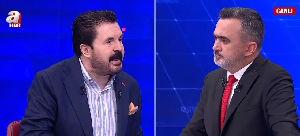 yeni-parti-degil-15-temmuz-provasi-a-haberde-carpici-analiz-tek-hedef-erdogani-durdurmak-1785528085212.jpg Savcı Sayan sürecin küresel güçler ve istihbarat örgütleriyle bağlantılı olduğunu iddia etti. (Fotoğraf -ahaber.com.tr - ekran görüntüsü)