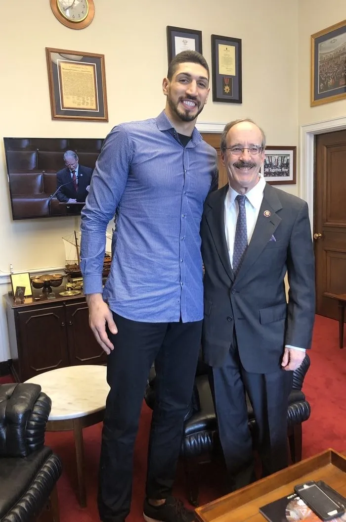 Türkiye karşıtı vekil Eliot Engel seçimlerde sandığa gömüldü! FETÖ'cü Enes Kanter'in yakın dostuydu - 1