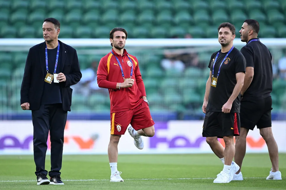 1789022095354.jpg Galatasaray Teknik Direktörü Okan Buruk'tan sert tepki: 'VAR bugün hiçbir şeye karışmadı, hakem maçı etkiledi' - 4