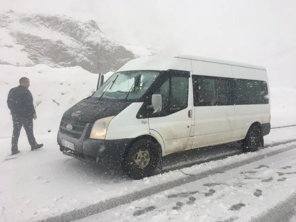 1651485970422.jpg Bayramın ilk günü "kar" sürprizi! Ardahan beyaza büründü - 2