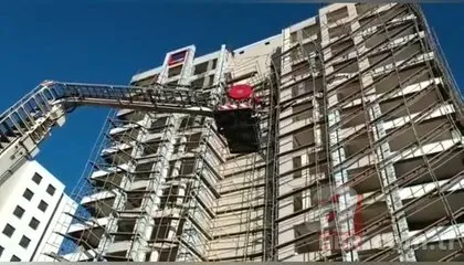 İskelede mahsur kalan işçiler ’İsveç oturağı’ ile kurtarıldı