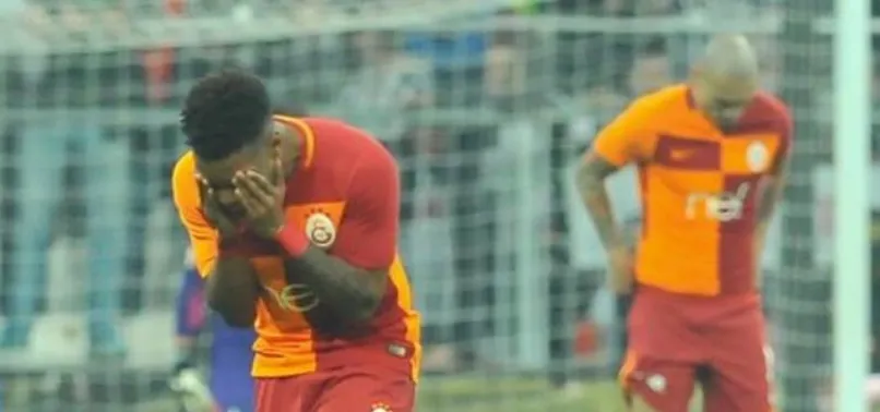 Galatasaray'da şok! Gözyaşlarıyla çıktı