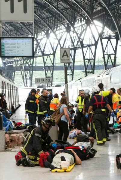 Barcelona’da tren kazası: 48 yaralı - 1