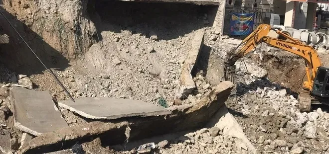 Ankara'da toprak kayması: Otopark çöktü