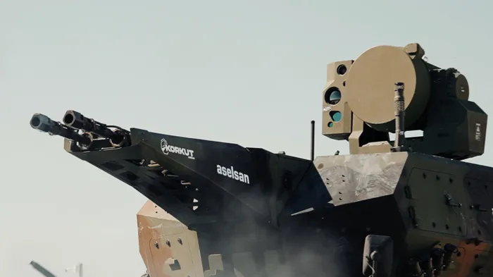 Çelik Kubbe’nin ’mobil’ muhafızı sahnede: 8x8 KORKUT hareket halinde affetmedi