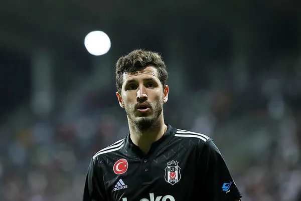 Beşiktaş'ta hayal kırıklığının adı Salih Uçan! Alanyaspor'a dönüyor - 2
