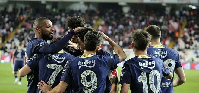 Fenerbahçe Sivasspor’u 3 golle geçti! Şampiyonluk yarışında önemli galibiyet MAÇ SONUCU ÖZET