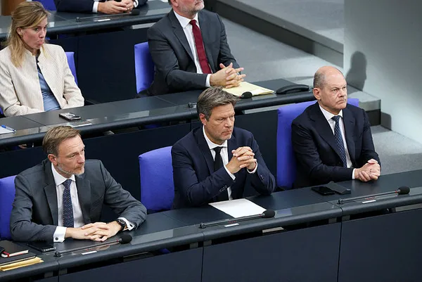 bakan-mehmet-simsek-almanya-maliye-bakani-christian-lindner-ile-gorustu-1697200336191.jpg Bakan Mehmet Şimşek Almanya Maliye Bakanı Christian Lindner ile görüştü! "KKM'den çıkmak istiyoruz" - 2