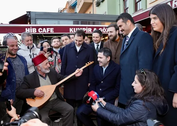murat-kurum-ortakoyde-coskuyla-karsilandi-en-buyuk-baskan-bizim-baskan-istanbul-muradina-erecek-1708628430362.jpg Murat Kurum Ortaköy'de coşkuyla karşılandı: En büyük başkan bizim başkan! İstanbul muradına erecek - 2