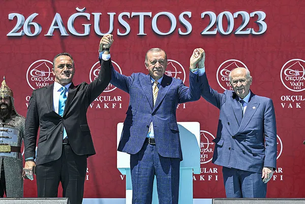 Başkan Erdoğan: İllerimizi bize yakışmaz hale getirenlerin elinden alalım