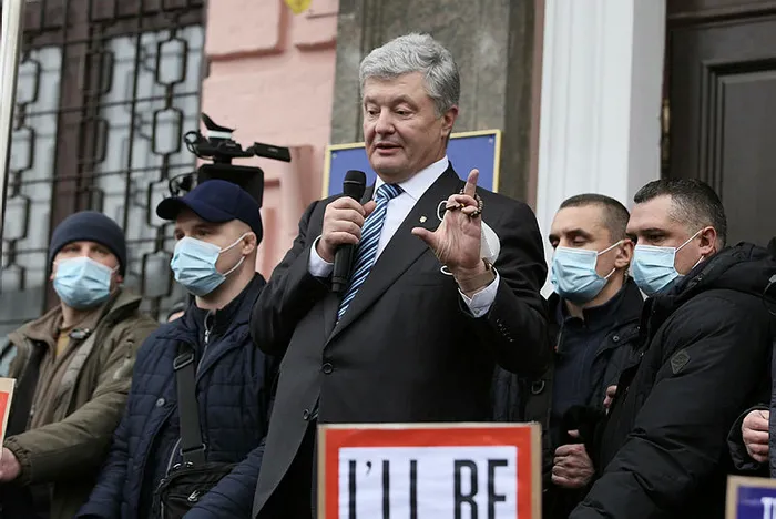 Ukrayna eski Devlet Başkanı Petro Poroşenko için karar! 35 milyon doları getir serbest kal