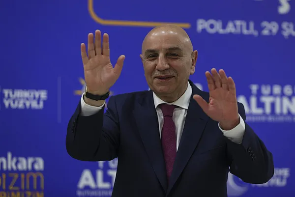 Turgut Altınok canlı yayında dev projelerini tek tek anlattı! Ankara’daki son anketler ne diyor?