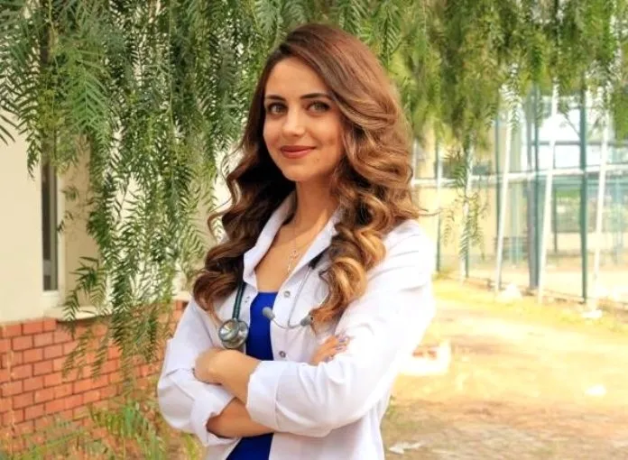 Doktor Elif'e 'Eşek gibi yazacak reçeteyi' diyen hasta yakınına para cezası - 1