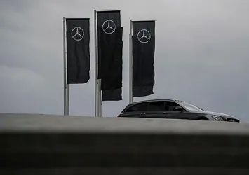 Alman otomobil devi Daimler'e büyük şok!