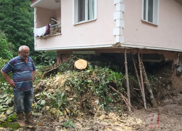 Rize’de heyelan! Bir vatandaşın evi toprak doldu
