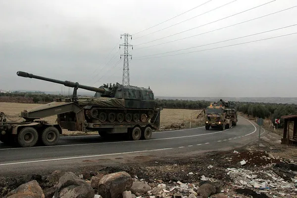 TSK'dan İdlib'e dikkat çeken sevkiyat! Tanklar ve ağır silahlı askerler bölgede - 4