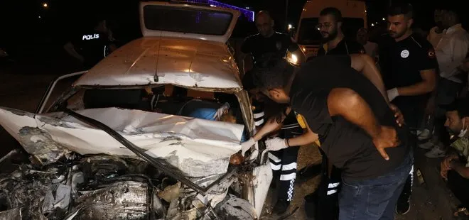 Adana’da korkunç kaza! Otomobil işçi servisine arkadan çarptı 6 kişi yaralandı