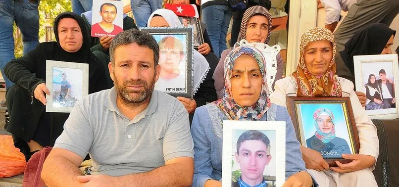 Diyarbakır HDP İl Binası önünde oturma eylemi yapan anneye PKK'dan tehdit