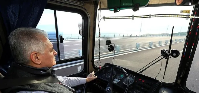 Başbakan Yıldırım otobüsün direksiyonuna geçti