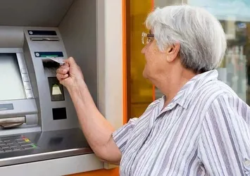 En düşük emekli maaşı 7500 TL olacak! Zamlı emekli maaşları ve ikramiye ne zaman yatacak? İşte ödeme takvimi