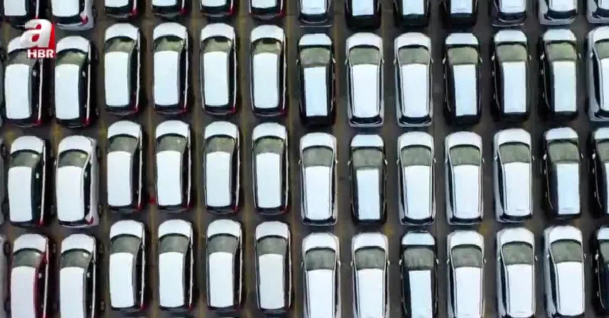 Kurdaki gerilemek sıfır araçlara yansıdı! İkinci el otomobil fiyatları düşecek mi?