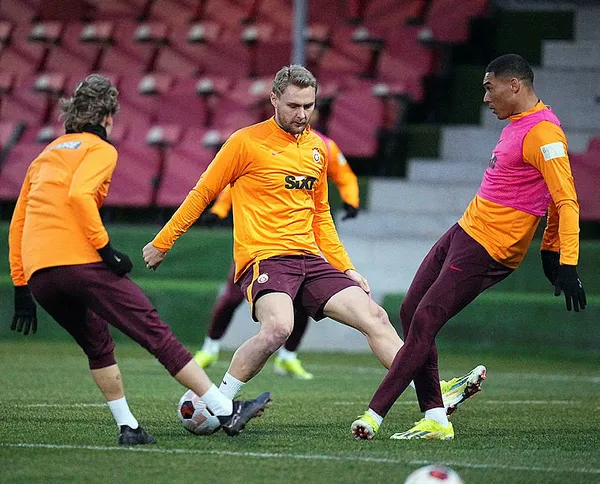 Galatasaray’ın Sparta Prag maçındaki muhtemel 11’i! Okan Buruk tercihini yaptı...