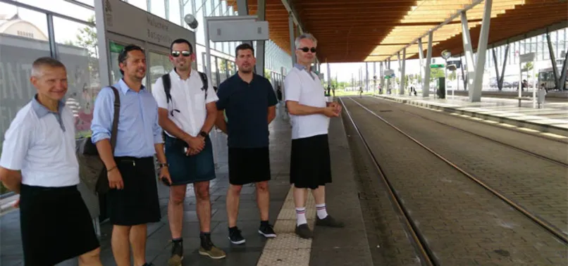 Otobüs şoförlerinden etekli protesto