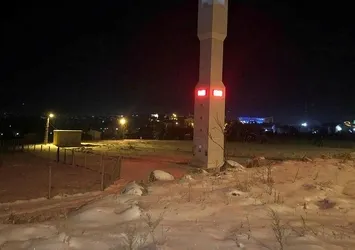 Ankara'da kuğular buz tuttu! Hava sıcaklığı eksi 17 dereceye düştü