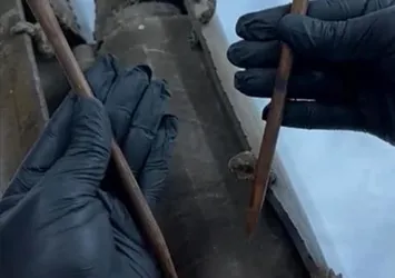 İstanbul'da ele geçirildi! Değeri dudak uçuklattı: 1200 yıllık altın yazma Tevrat...