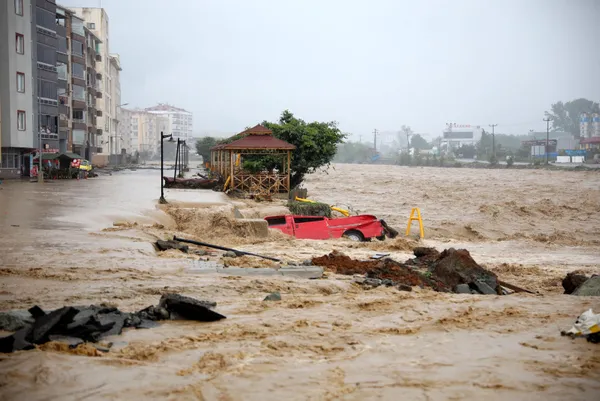 1627358629833.jpg 27 Temmuz İstanbul, İzmir, Ankara hava durumu: Bugün hava nasıl olacak? Doğu Karadeniz'de sağanak başladı! Acil toplantı kararı alındı - 2