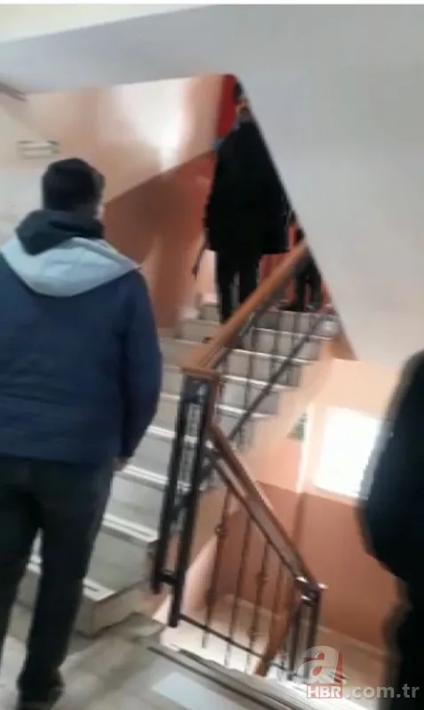 Korku dolu anlar! Okula baltalı baskın! Öğrenciler büyük korku yaşadı 5