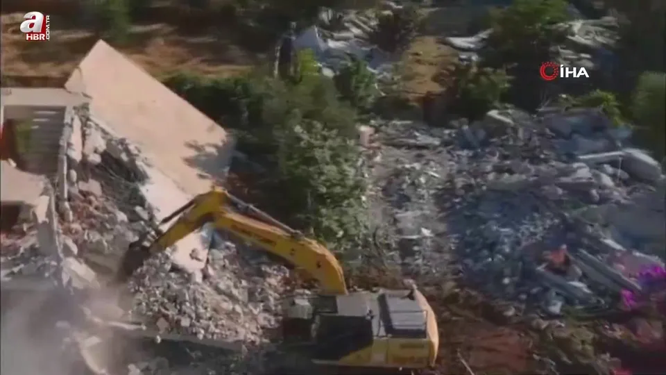 Çanakkale Ayvacık’ta 52 kaçak yapı yıkıldı