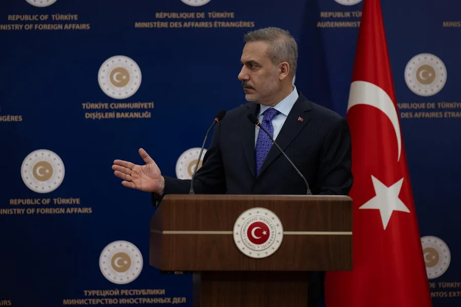 turkiye-iran-krizi-icin-devrede-bakan-fidan-bolge-ulkelerini-ziyaret-edecegim-1773770048148.jpg Fotoğraf-AA