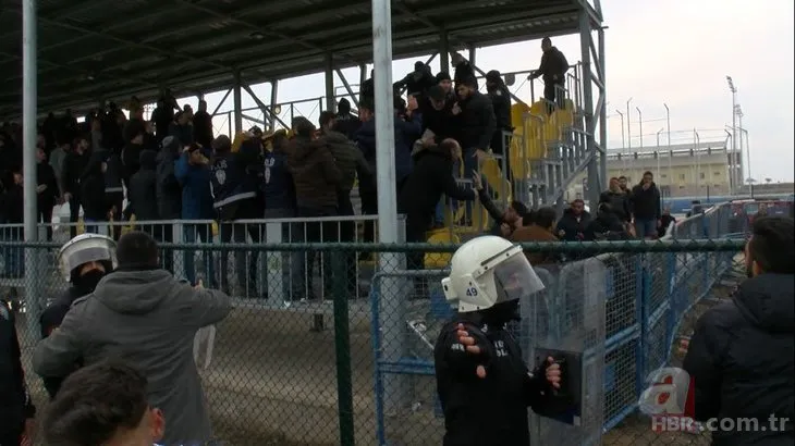 Amatör Lig maçında saha karıştı! Çevik kuvvet polisi devreye girdi