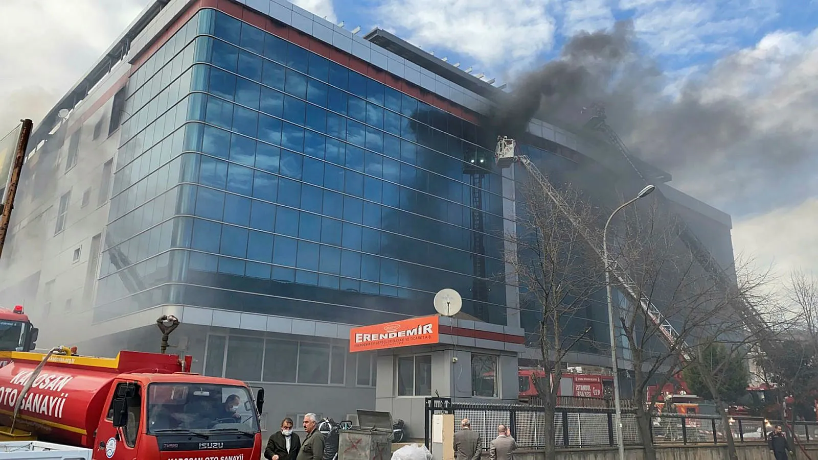 Son dakika: İstanbul'da fabrika yangını